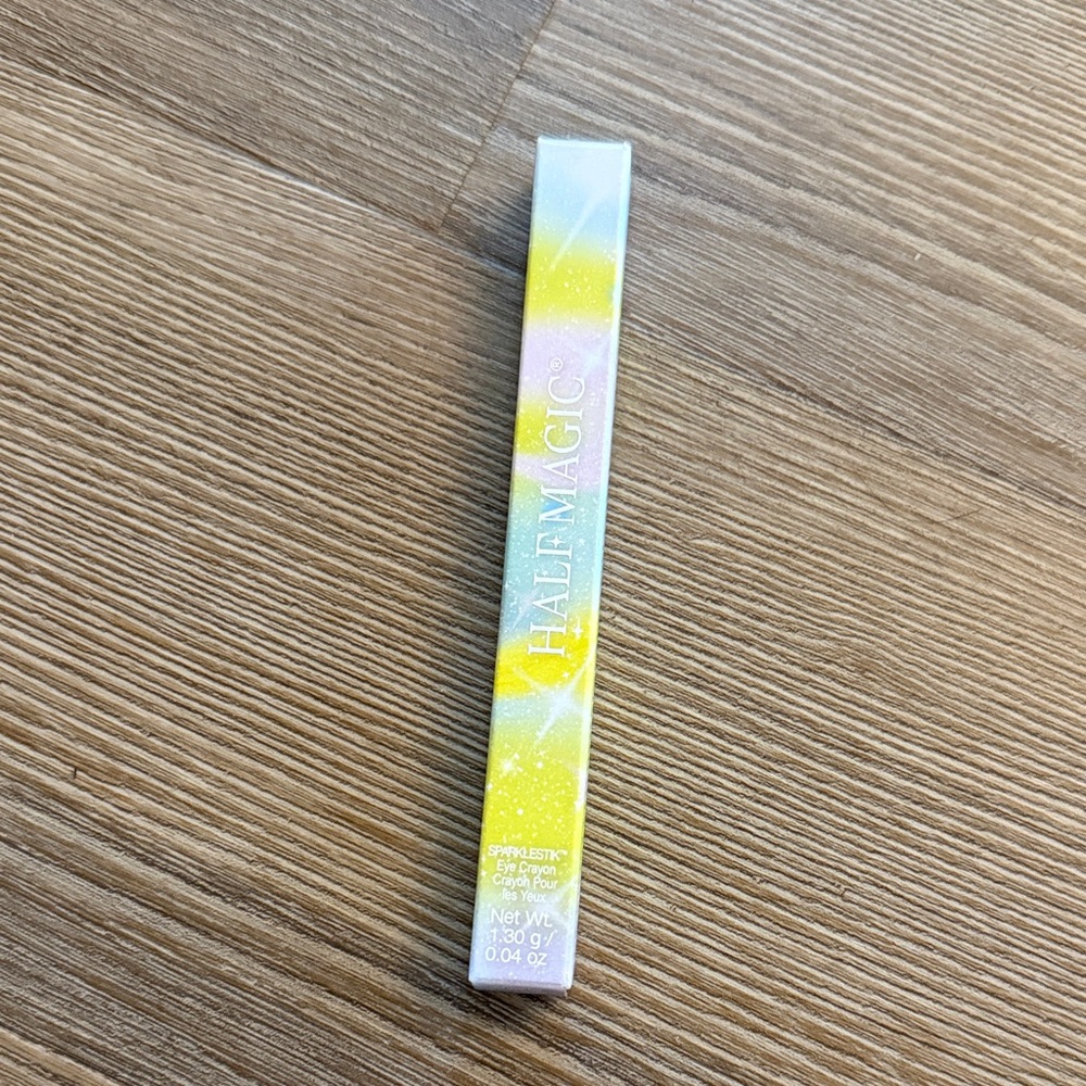 New half magic sparklestik eye crayon in noir or never